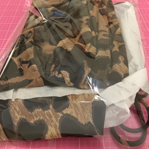 Fashion Bug Ladies Halter Top With Jewel Tie Neck size L - Picture 14 of 14